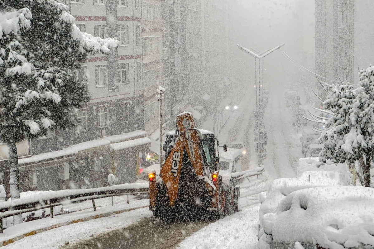 Giresun Belediyesi’nden Karla Mücadele Seferberliği